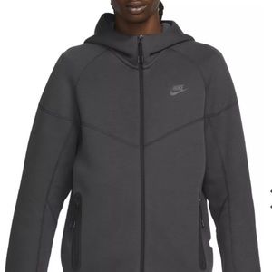NWT Nike Sportswear Tech Fleece 2-piece Hoodie & Joggers - Anthracite/black